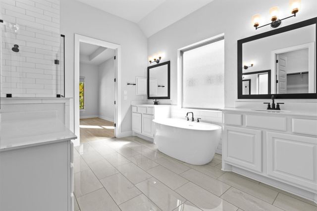 19520 Diversion CIR, Lago Vista, TX 78645