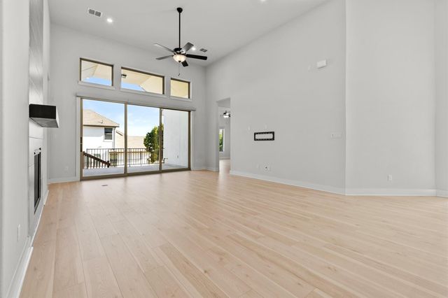 19520 Diversion CIR, Lago Vista, TX 78645