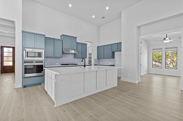 19520 Diversion CIR, Lago Vista, TX 78645