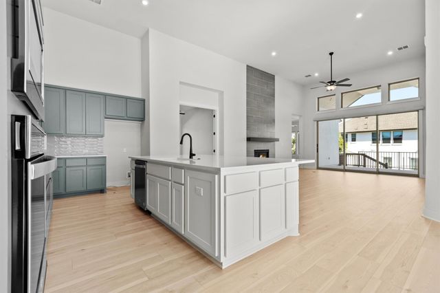 19520 Diversion CIR, Lago Vista, TX 78645