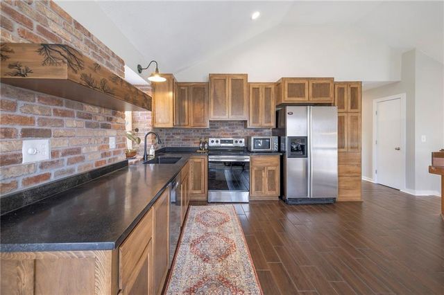 908 NE Bristol Drive, Lee's Summit, MO 64086