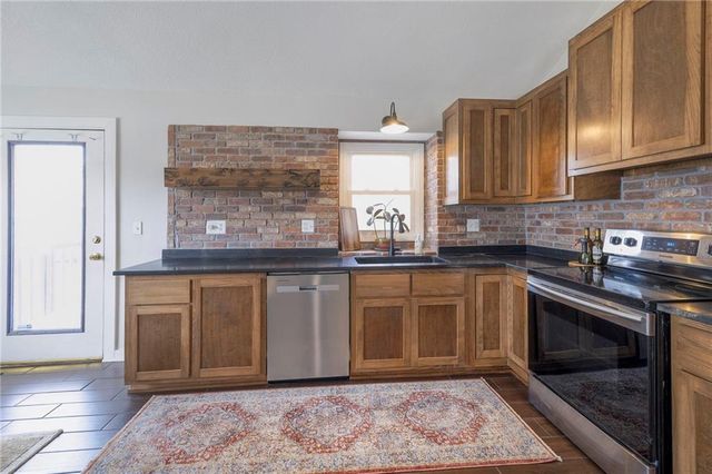 908 NE Bristol Drive, Lee's Summit, MO 64086