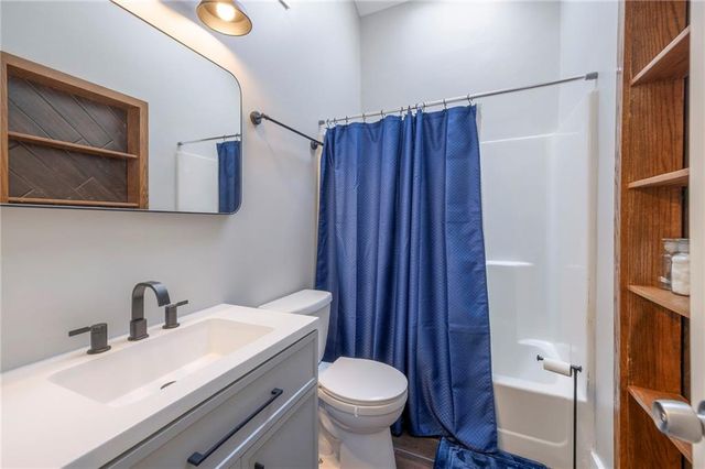 908 NE Bristol Drive, Lee's Summit, MO 64086