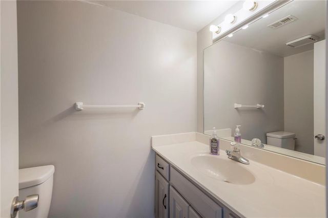 908 NE Bristol Drive, Lee's Summit, MO 64086