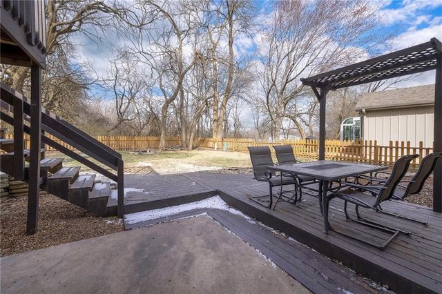 908 NE Bristol Drive, Lee's Summit, MO 64086