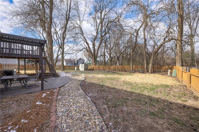 908 NE Bristol Drive, Lee's Summit, MO 64086