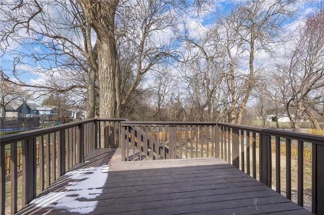 908 NE Bristol Drive, Lee's Summit, MO 64086