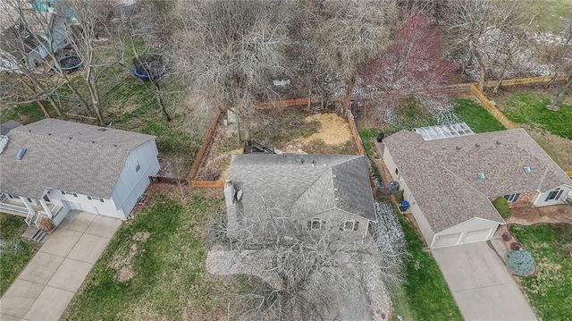 908 NE Bristol Drive, Lee's Summit, MO 64086