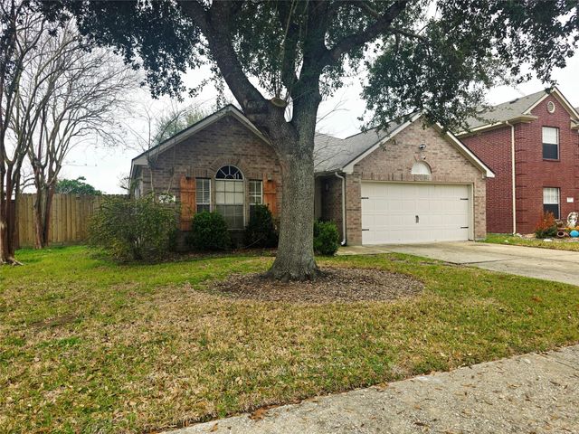 7703 Omaha Drive, Baytown, TX 77521