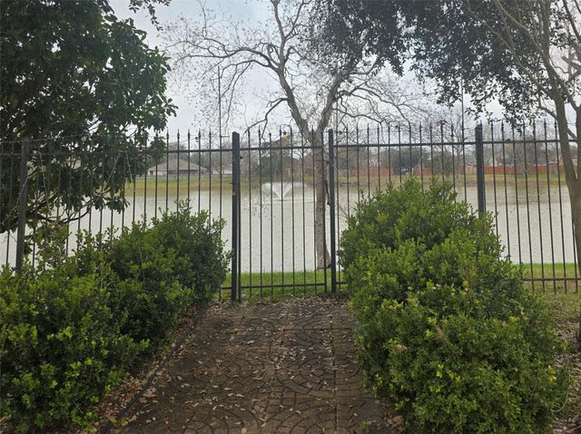 7703 Omaha Drive, Baytown, TX 77521