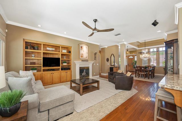 1665 Gallinger Ct, Folsom, CA 95630