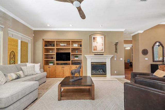 1665 Gallinger Ct, Folsom, CA 95630