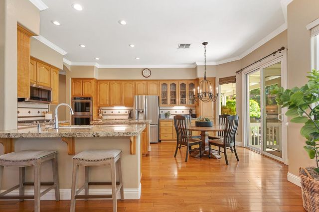 1665 Gallinger Ct, Folsom, CA 95630