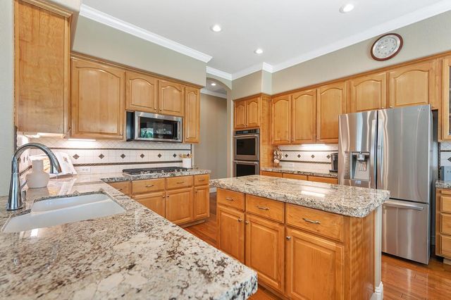 1665 Gallinger Ct, Folsom, CA 95630