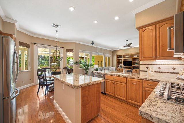 1665 Gallinger Ct, Folsom, CA 95630