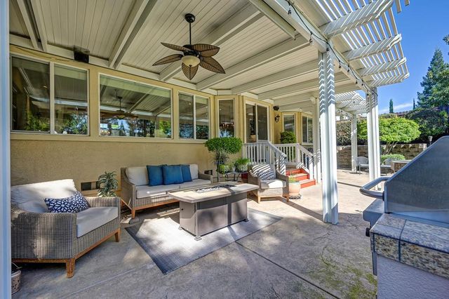 1665 Gallinger Ct, Folsom, CA 95630