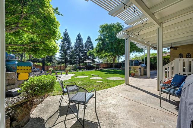 1665 Gallinger Ct, Folsom, CA 95630