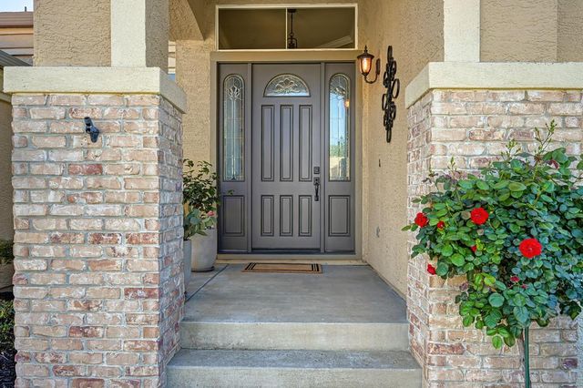 1665 Gallinger Ct, Folsom, CA 95630