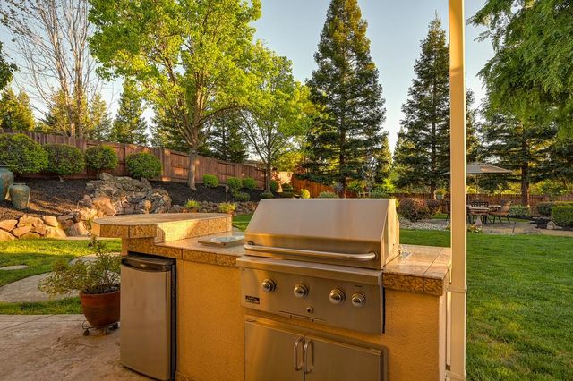 1665 Gallinger Ct, Folsom, CA 95630