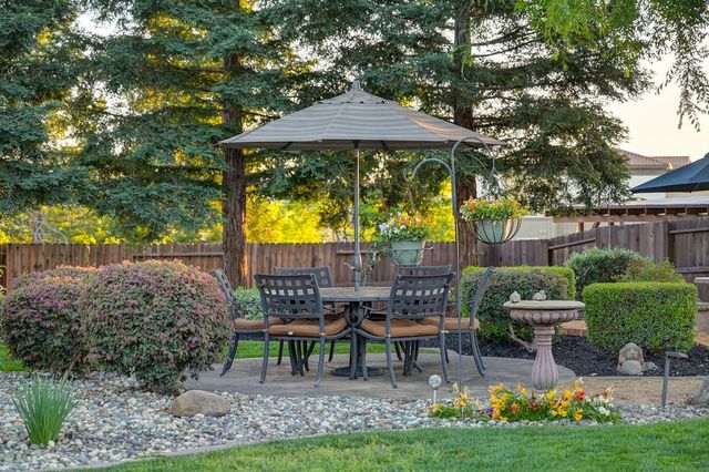 1665 Gallinger Ct, Folsom, CA 95630