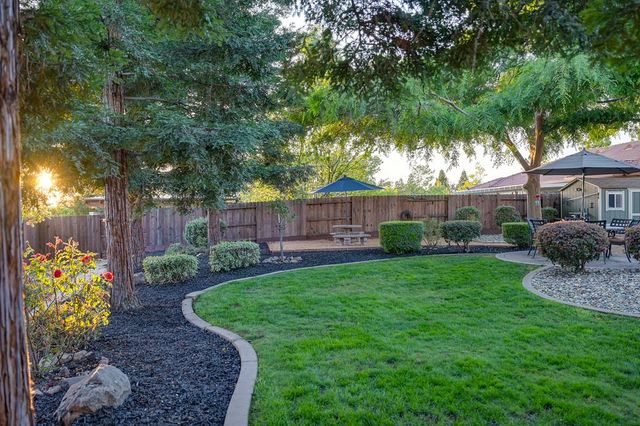 1665 Gallinger Ct, Folsom, CA 95630