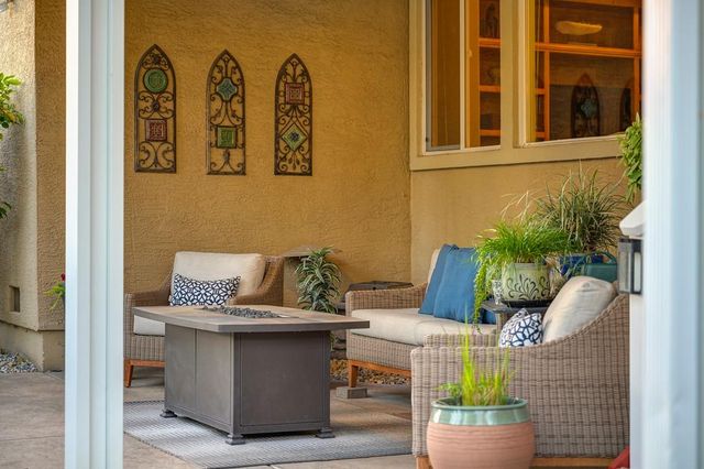 1665 Gallinger Ct, Folsom, CA 95630