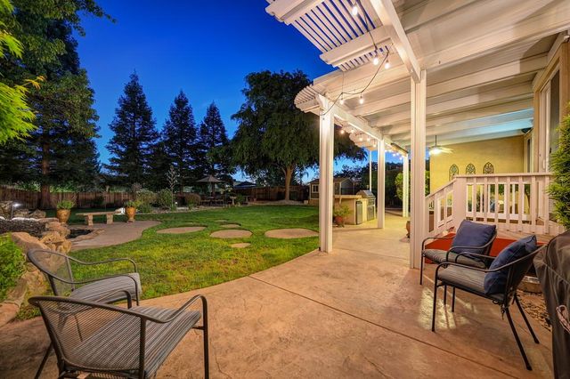 1665 Gallinger Ct, Folsom, CA 95630