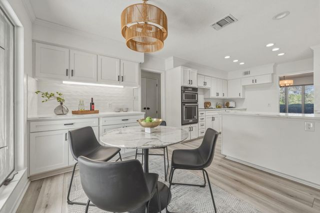 28 Country Oaks DR, Buda, TX 78610