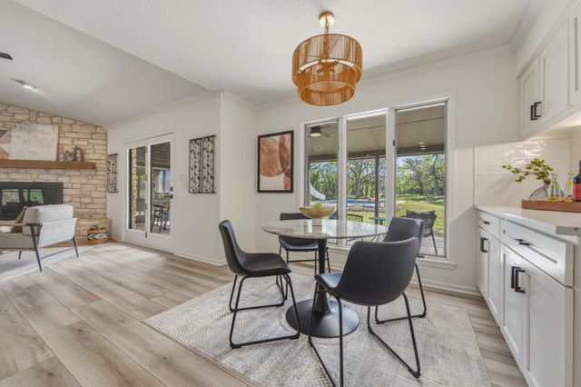 28 Country Oaks DR, Buda, TX 78610