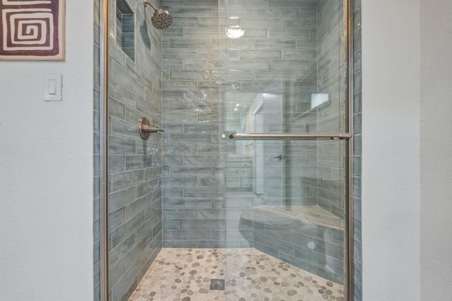 28 Country Oaks DR, Buda, TX 78610