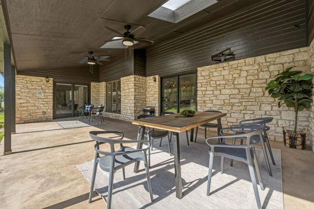 28 Country Oaks DR, Buda, TX 78610