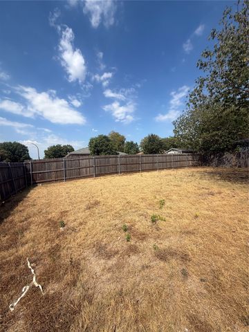 7313 Silver Sage Drive, Fort Worth, TX 76137