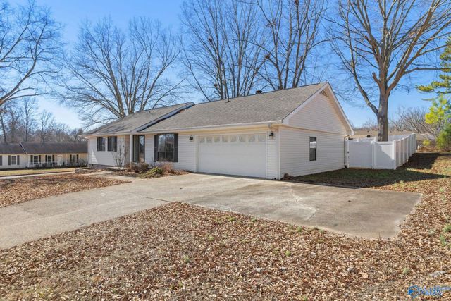 101 Caldwell Drive, Florence, AL 35633