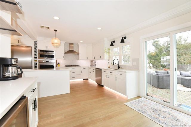 5 Mary Lu Drive, Holtsville, NY 11742