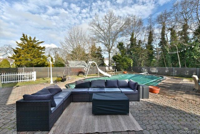 5 Mary Lu Drive, Holtsville, NY 11742