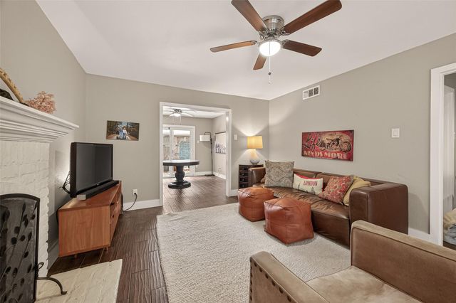 4040 San Felipe Street 119, Houston, TX 77027