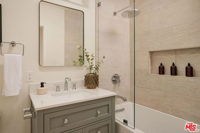 8607 Clifton Way, Beverly Hills, CA 90211