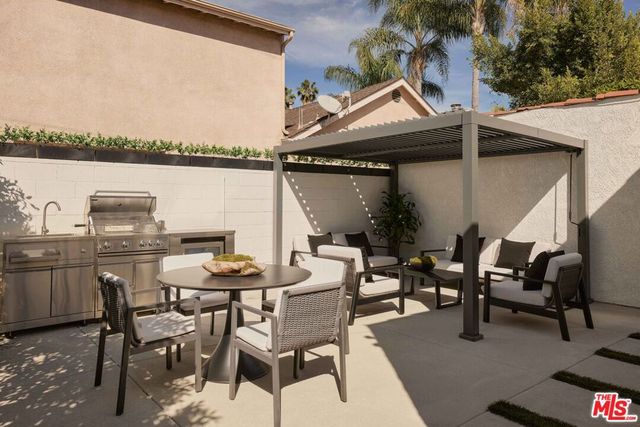 8607 Clifton Way, Beverly Hills, CA 90211