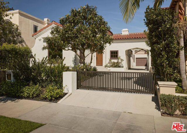 8607 Clifton Way, Beverly Hills, CA 90211
