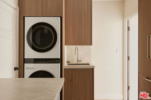 8607 Clifton Way, Beverly Hills, CA 90211