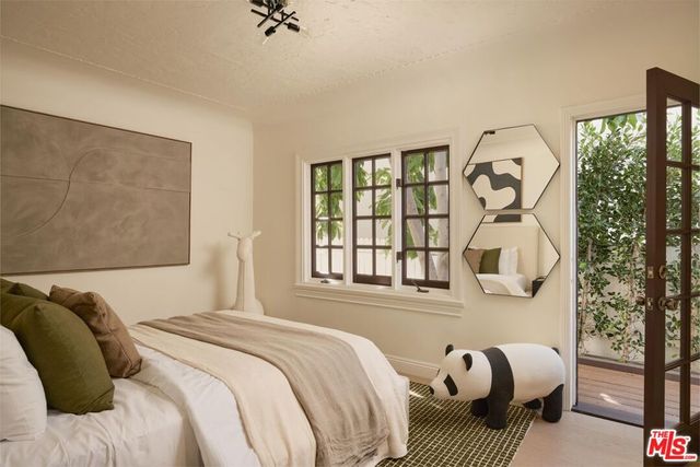 8607 Clifton Way, Beverly Hills, CA 90211