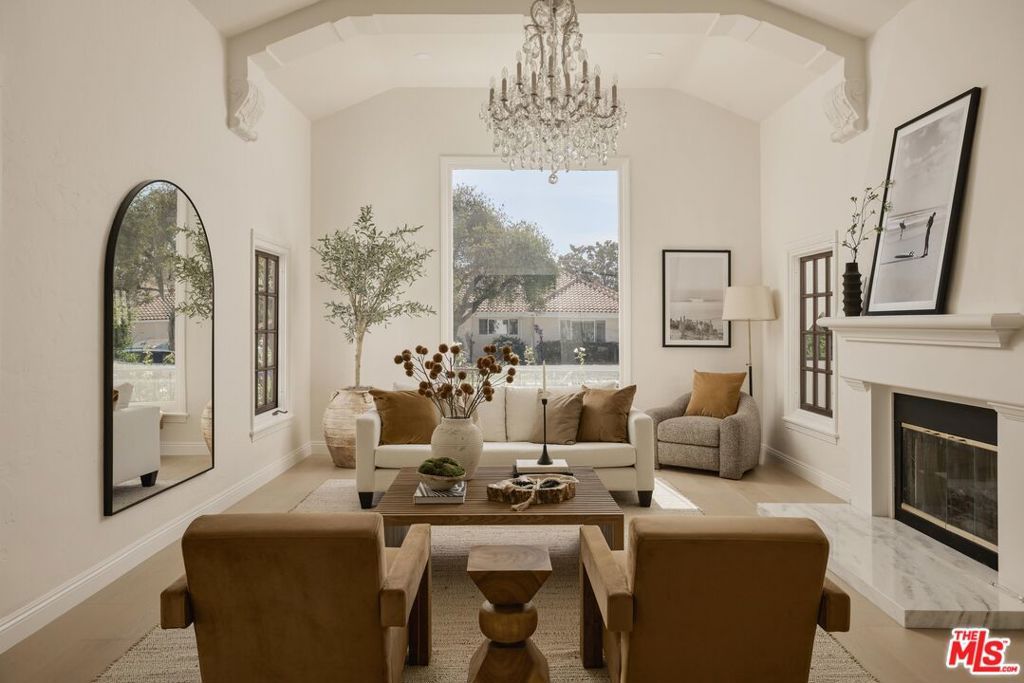 8607 Clifton Way, Beverly Hills, CA 90211