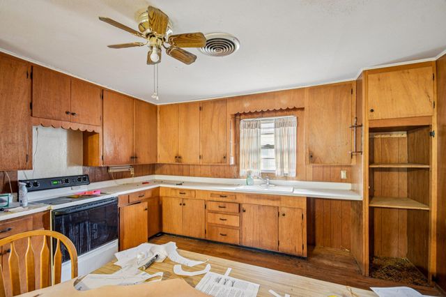 3200 Cattlemens ROW, Lockhart, TX 78644