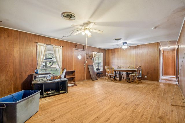 3200 Cattlemens ROW, Lockhart, TX 78644