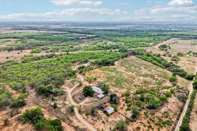 3200 Cattlemens ROW, Lockhart, TX 78644