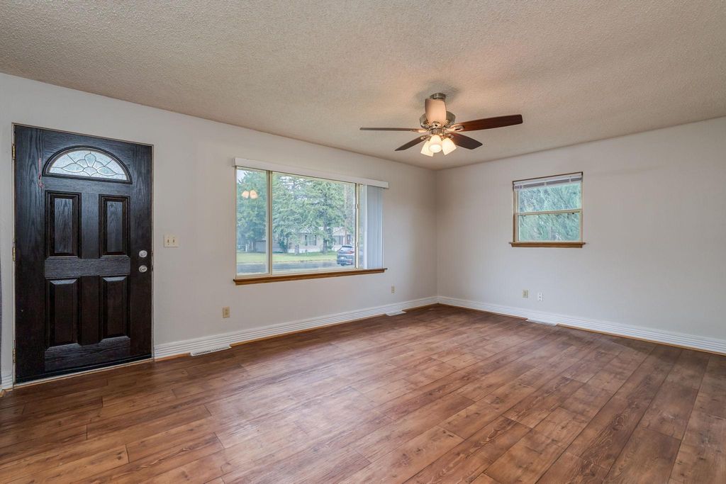 105 Jay Street, Le Sueur, MN 56058 — photo 4