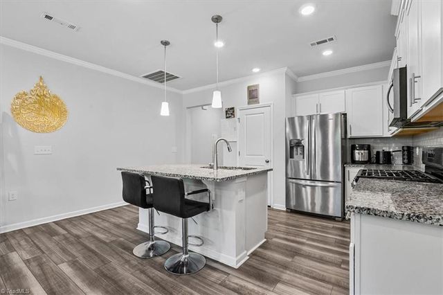 814 Falls Grove Trail, High Point, NC 27265