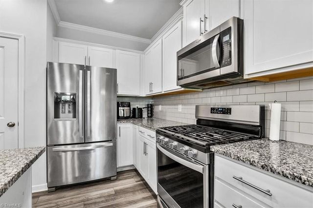 814 Falls Grove Trail, High Point, NC 27265