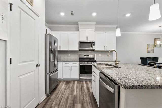 814 Falls Grove Trail, High Point, NC 27265