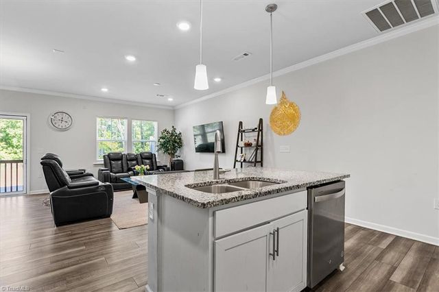 814 Falls Grove Trail, High Point, NC 27265